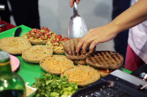 BARITALIA HUB, BARI 26/09/2017. 
SHOWCOOKING. 
Burger battle: sfida allultimo hamburger.  
by Lantmannen e Baldi. 
FOTO DI PAOLO RIGHI - MERIDIANA IMMAGINI