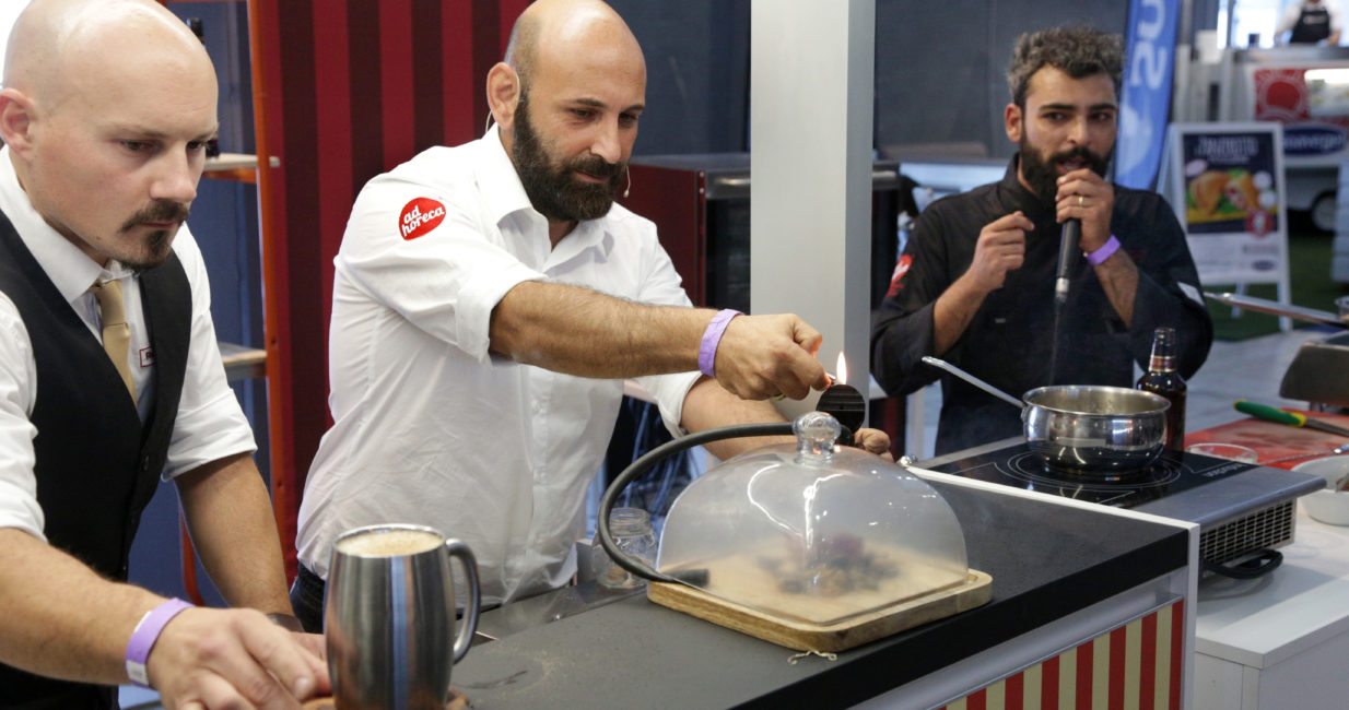 BARITALIA HUB, BARI 26/09/2017. 
MIXOLOGY. 
Beer-tails, i cocktail con la birra. 
Piergianni, R. Basile, P. Renzullo, trainer. 
by Ad Horeca. 
FOTO DI PAOLO RIGHI - MERIDIANA IMMAGINI